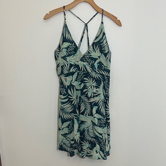Rip Curl Dresses & Skirts - Rip Curl Tropical Leaf Print Spaghetti Strap Mini Dress